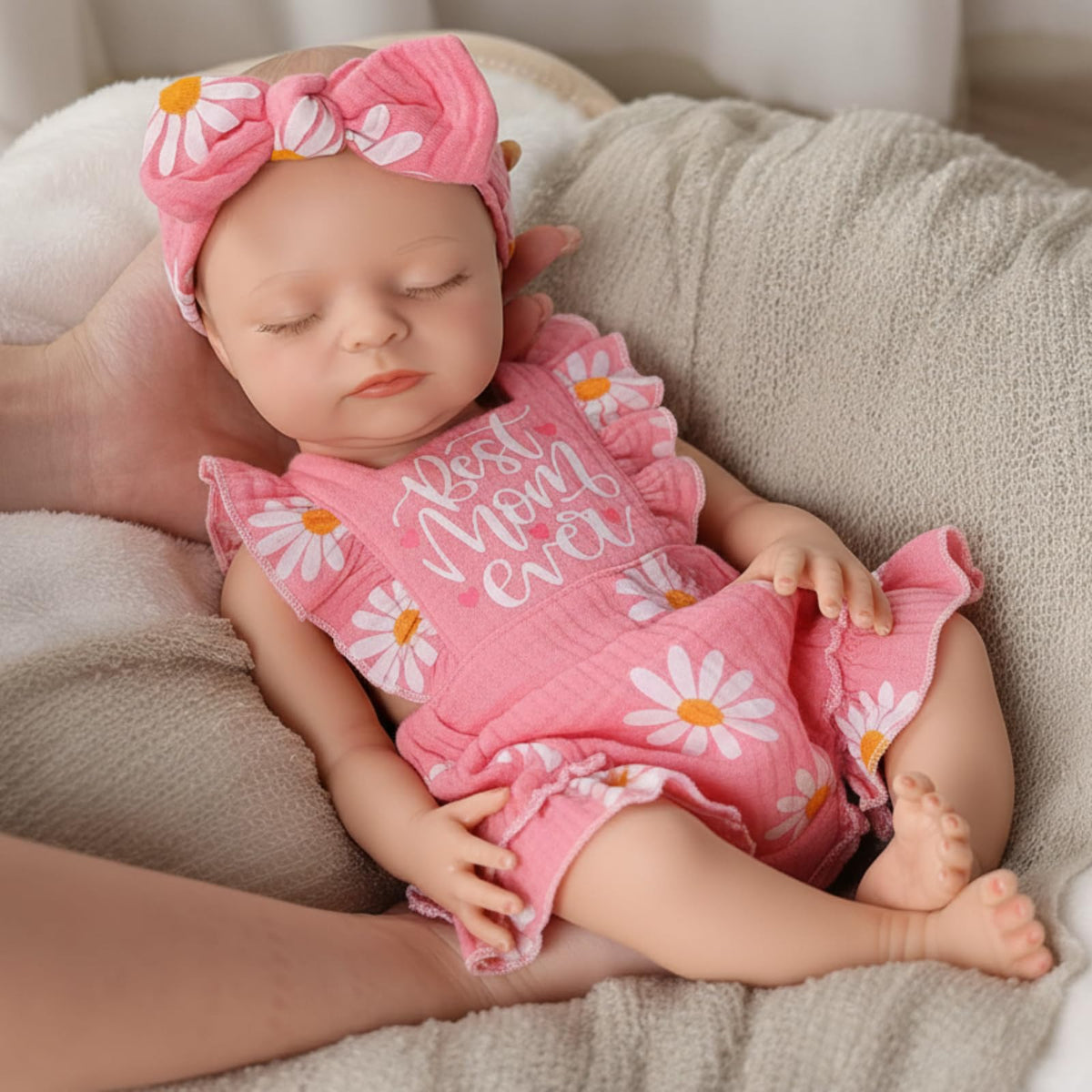 BABESIDE 16-inch silicone baby doll hands with tiny wrinkles for realism.