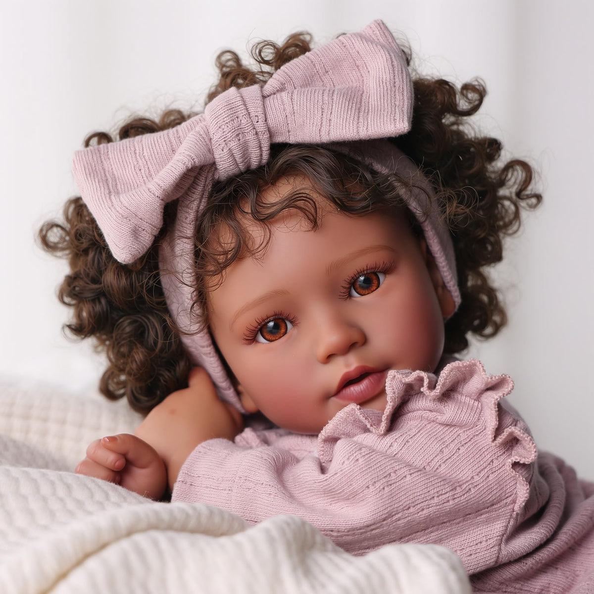 BABESIDE Callie face details highlighting hand-painted features