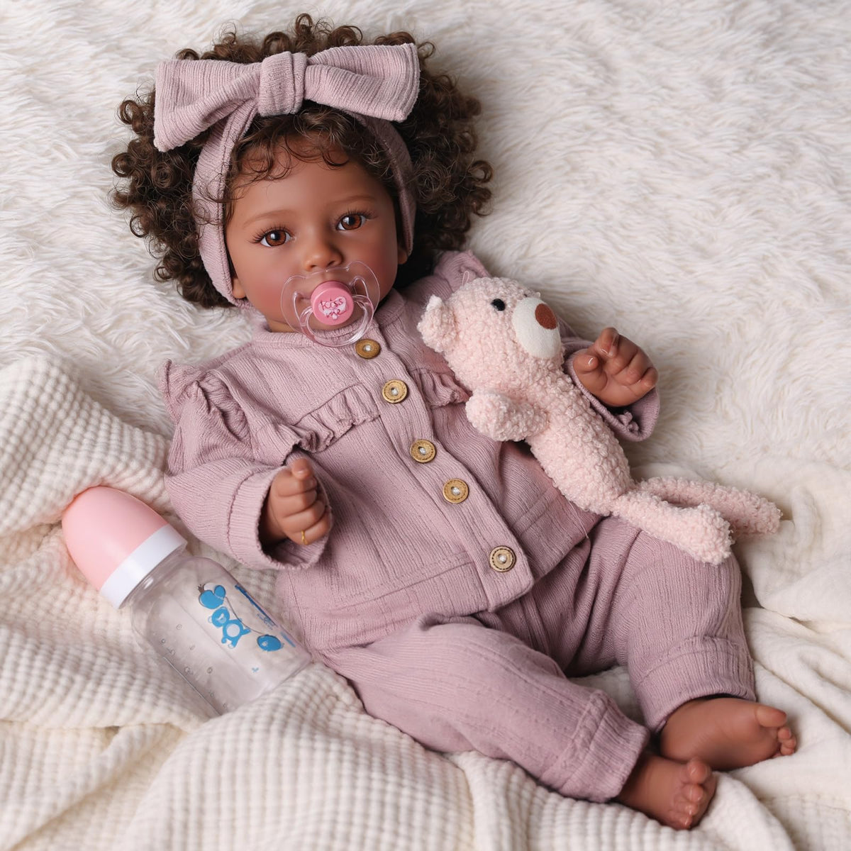 BABESIDE Callie twenty-inch size emphasizing generous dimensions for play