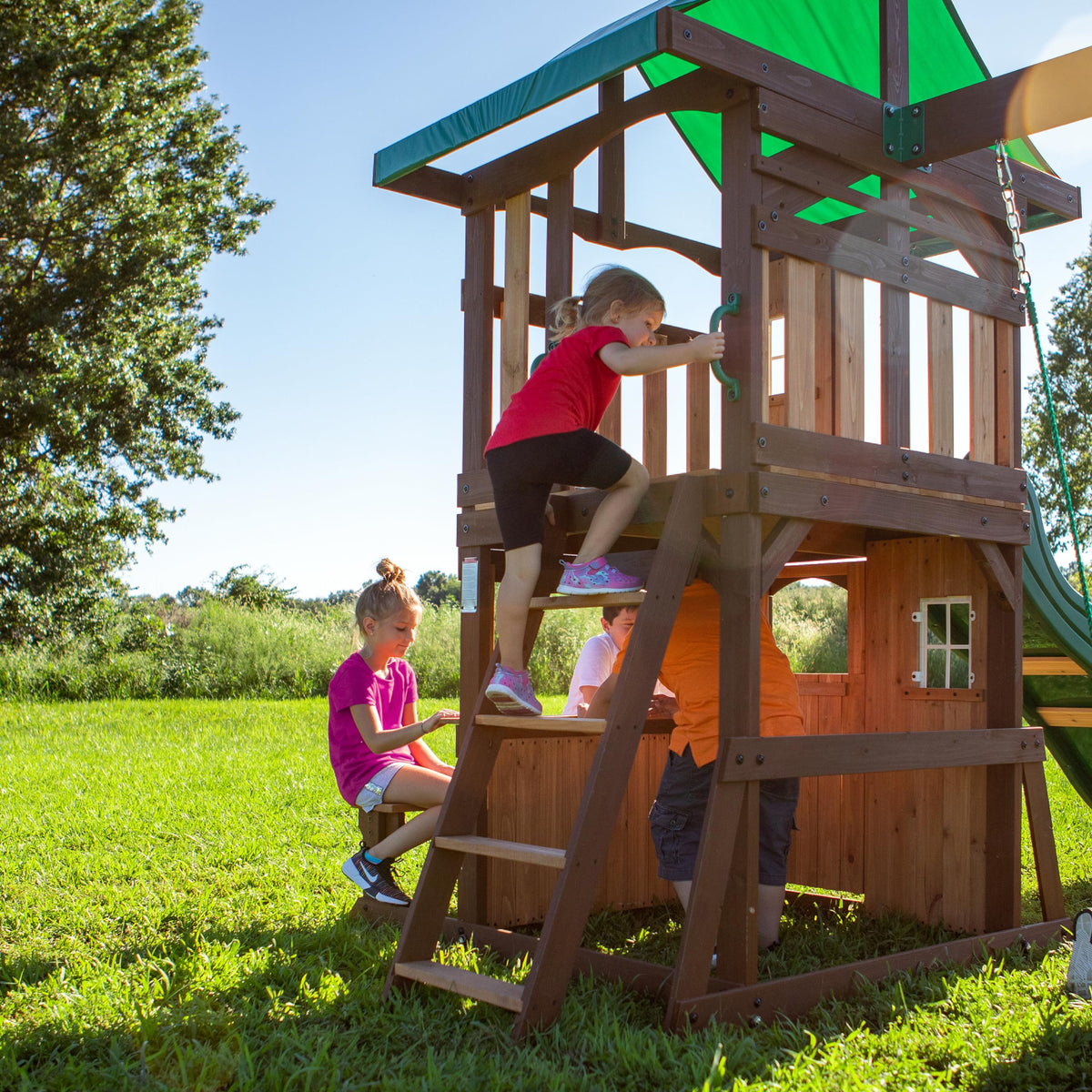 Backyard Discovery Lakewood built-in picnic area for snack time and gatherings