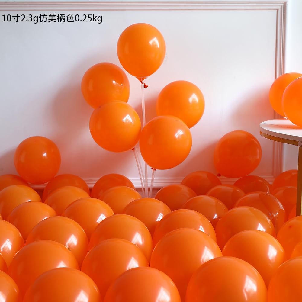BALONAR backdrop display idea with balloon arch and greens