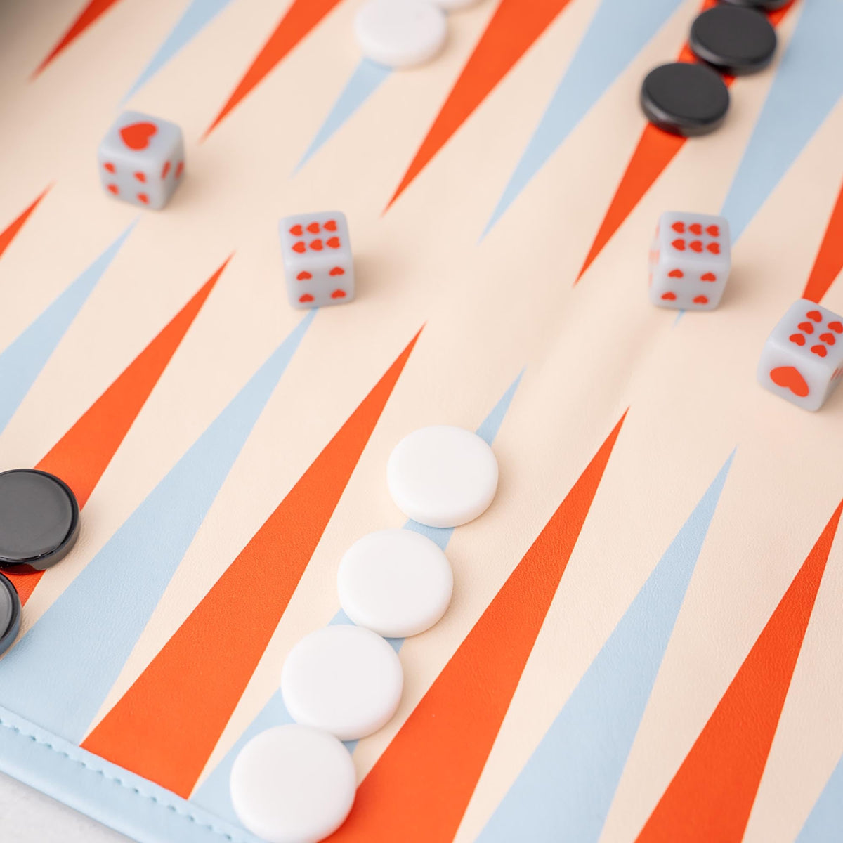 Ban.do bandoo built-in zip storage keeps dice secure between rounds