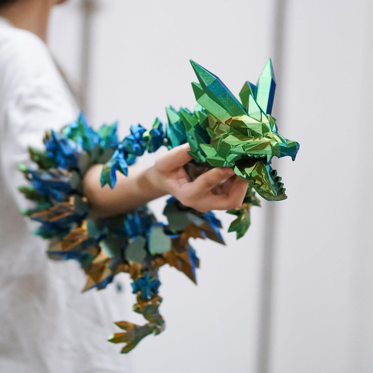 BANPIWOLG decorative dragon for car dashboard or desk decor.
