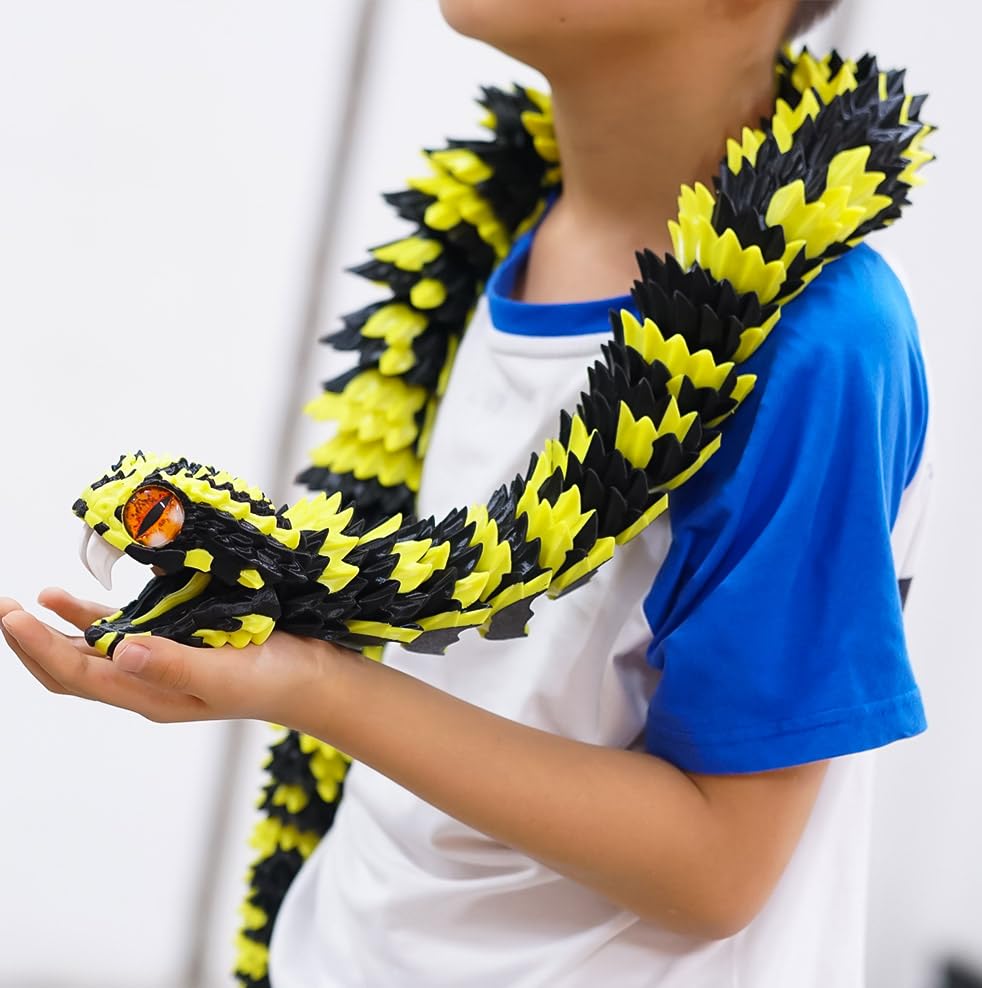 BANPIWOLG snake model movable teeth highlights interactive details for tactile engagement.