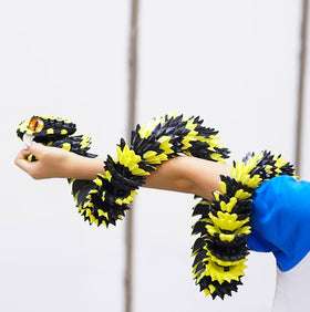 BANPIWOLG snake model makes a surprising gift for fans of fantasy creatures.