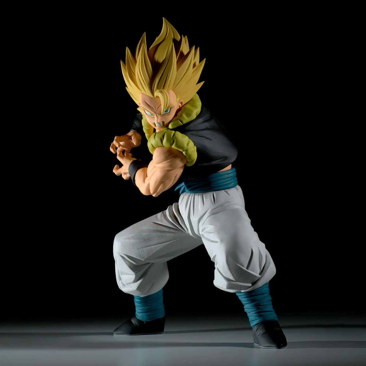 Banpresto Dragon Ball Super packaging with licensing label.