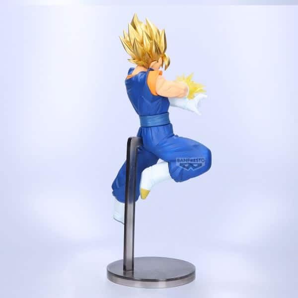 Officially licensed Banpresto packaging adds authenticity to your figure collection