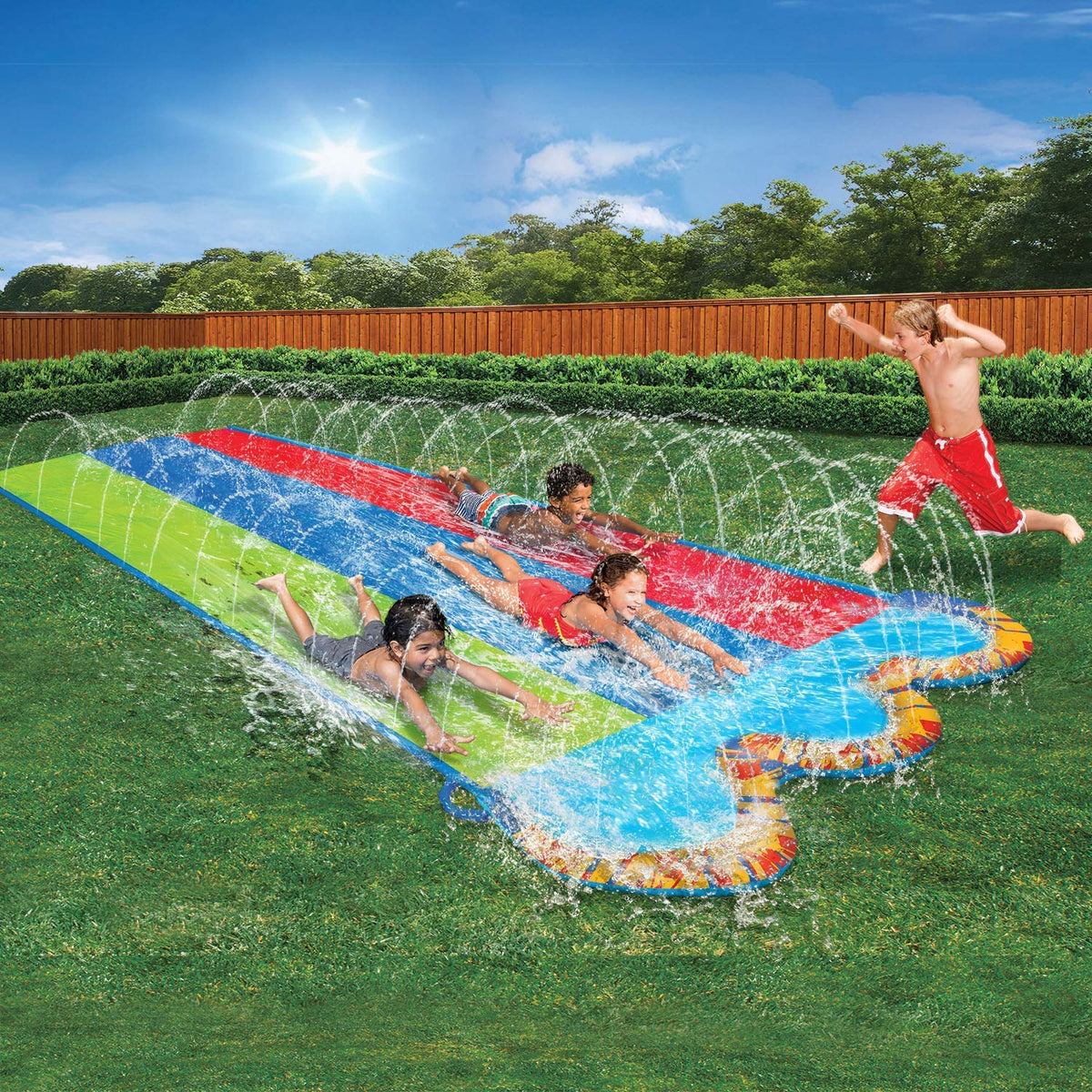 BANZAI water spraying bumper delivering splashy action during play