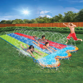 BANZAI water spraying bumper delivering splashy action during play