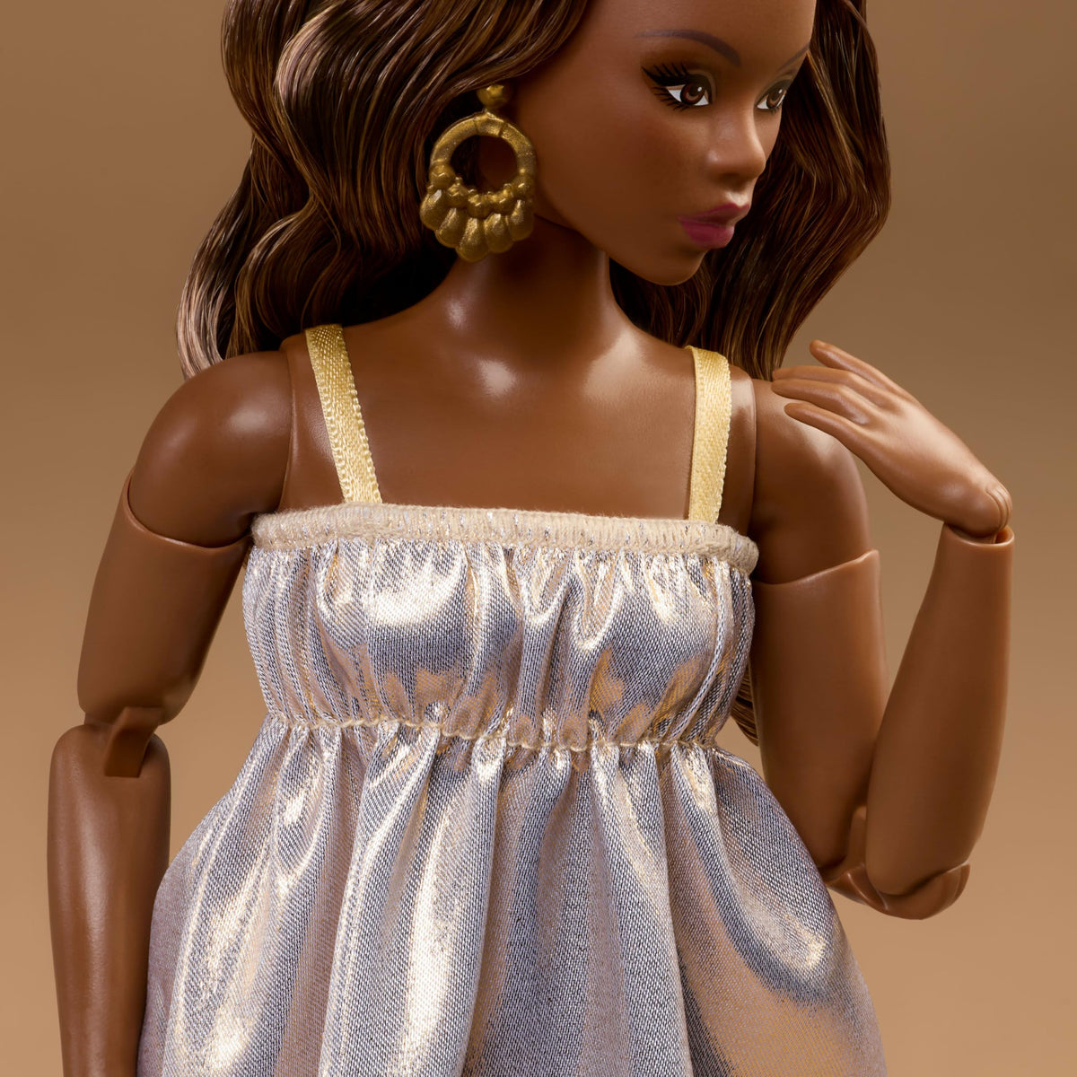 Barbie Basics Model 09 universal-fit fabric demonstrates flexible dressing options
