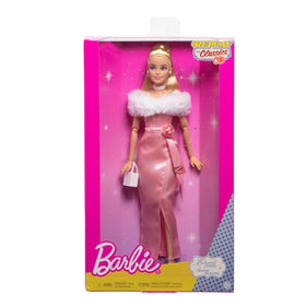 Barbie doll posing ability supports creative scenes and playtime storytelling.