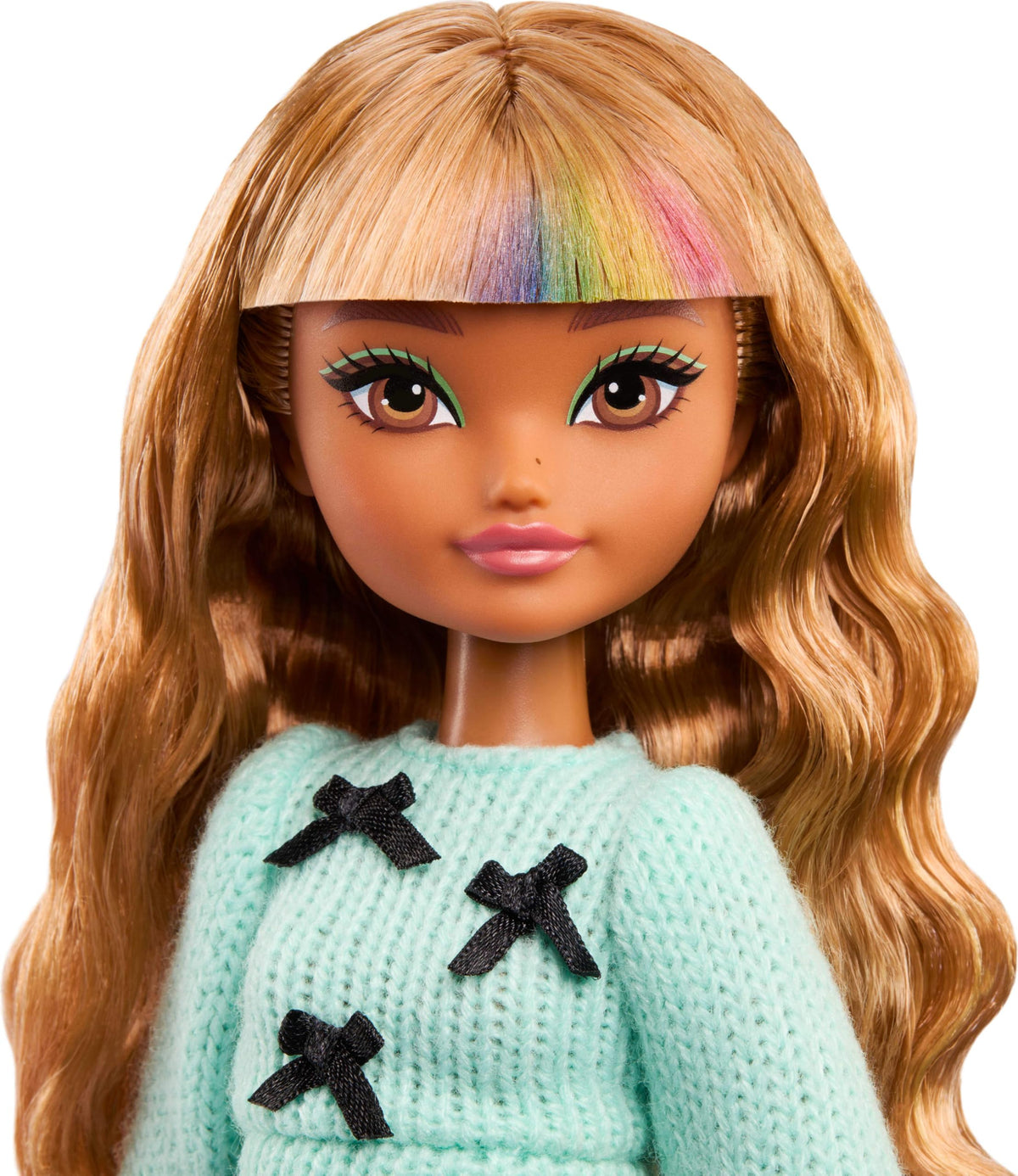 Barbie Dream Besties hair-curler adds playful curls for stylish looks.