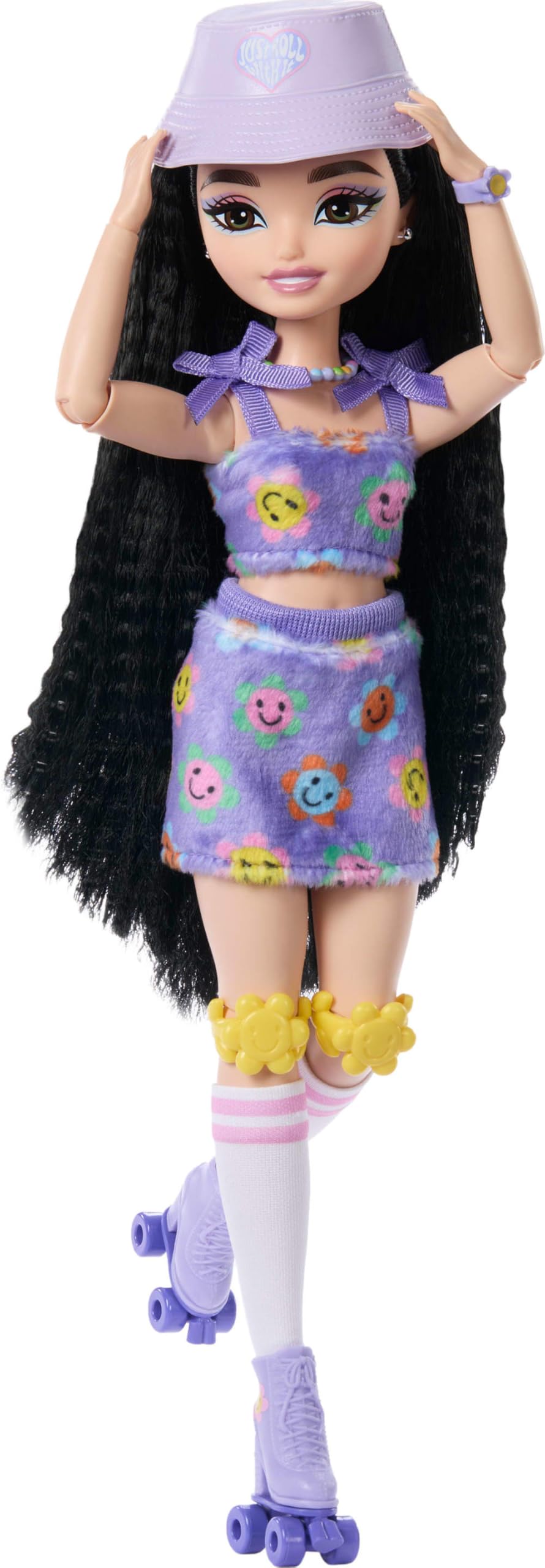 Barbie Dream Besties Renee smoothie accessory adds colorful props for themed scenes.