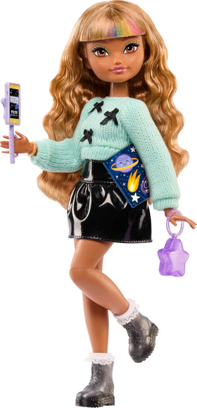 Barbie Dream Besties star-purse and book inspire imaginative storytelling.