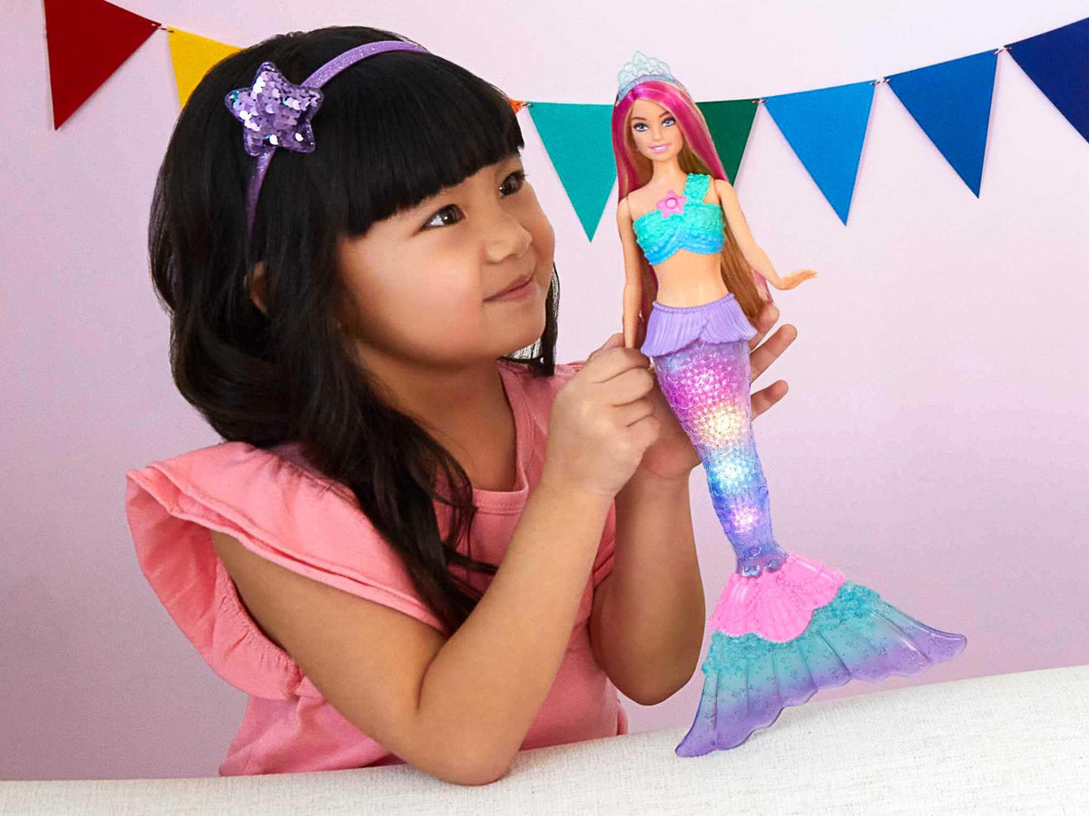 Barbie Dreamtopia bodice button lights shows on land for on-land fun