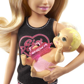 Barbie Skipper Babysitters Inc set features jar and spoon for baby feeding play.