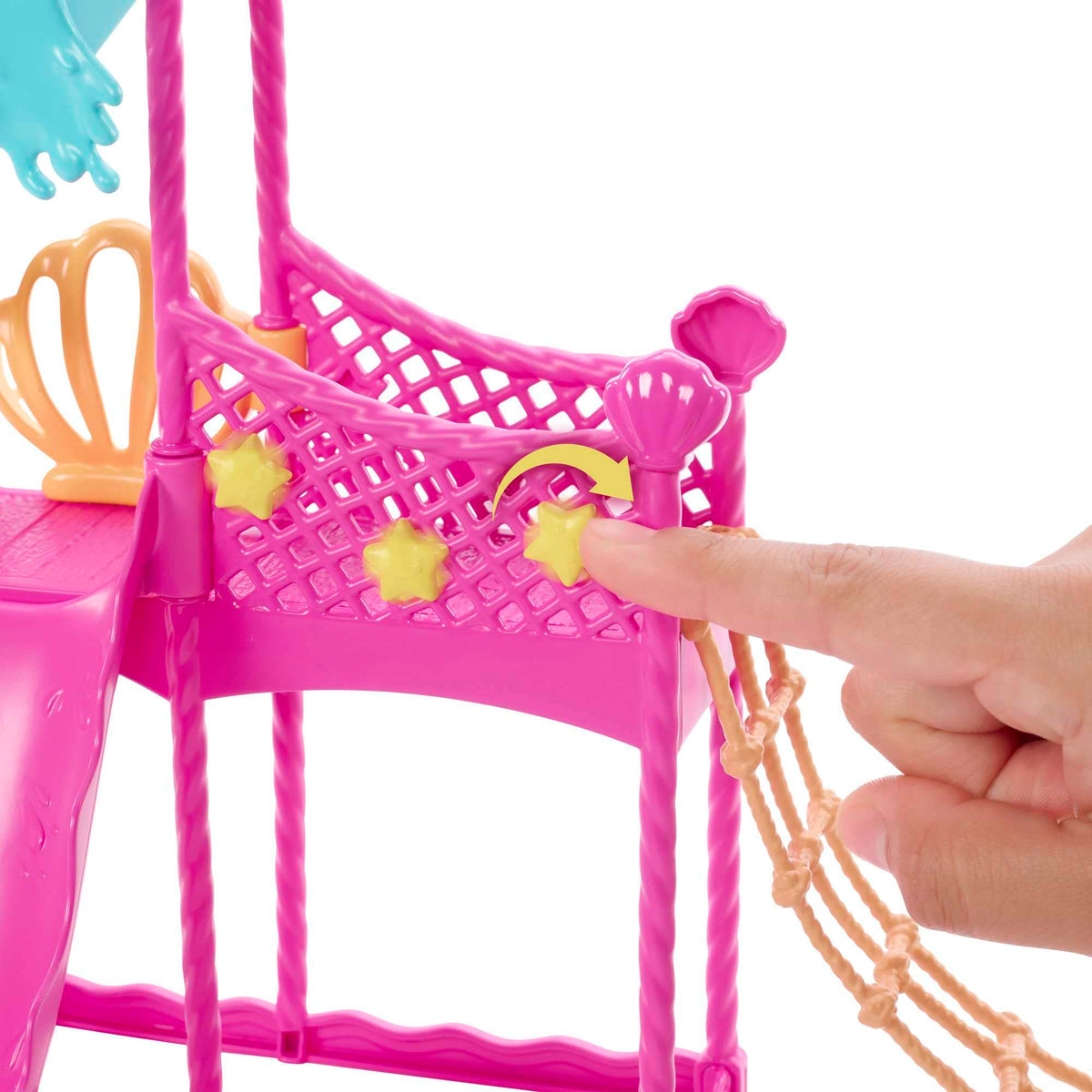 Barbie Skipper bucket pour action delivers splashy water moments