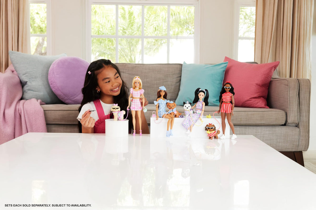 Barbie Twinning Looks sunglasses and headbands accessorize the duo for stylish storytelling.