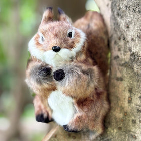 Basuo-9Q handcrafted squirrel decor piece, a premium, durable keepsake.