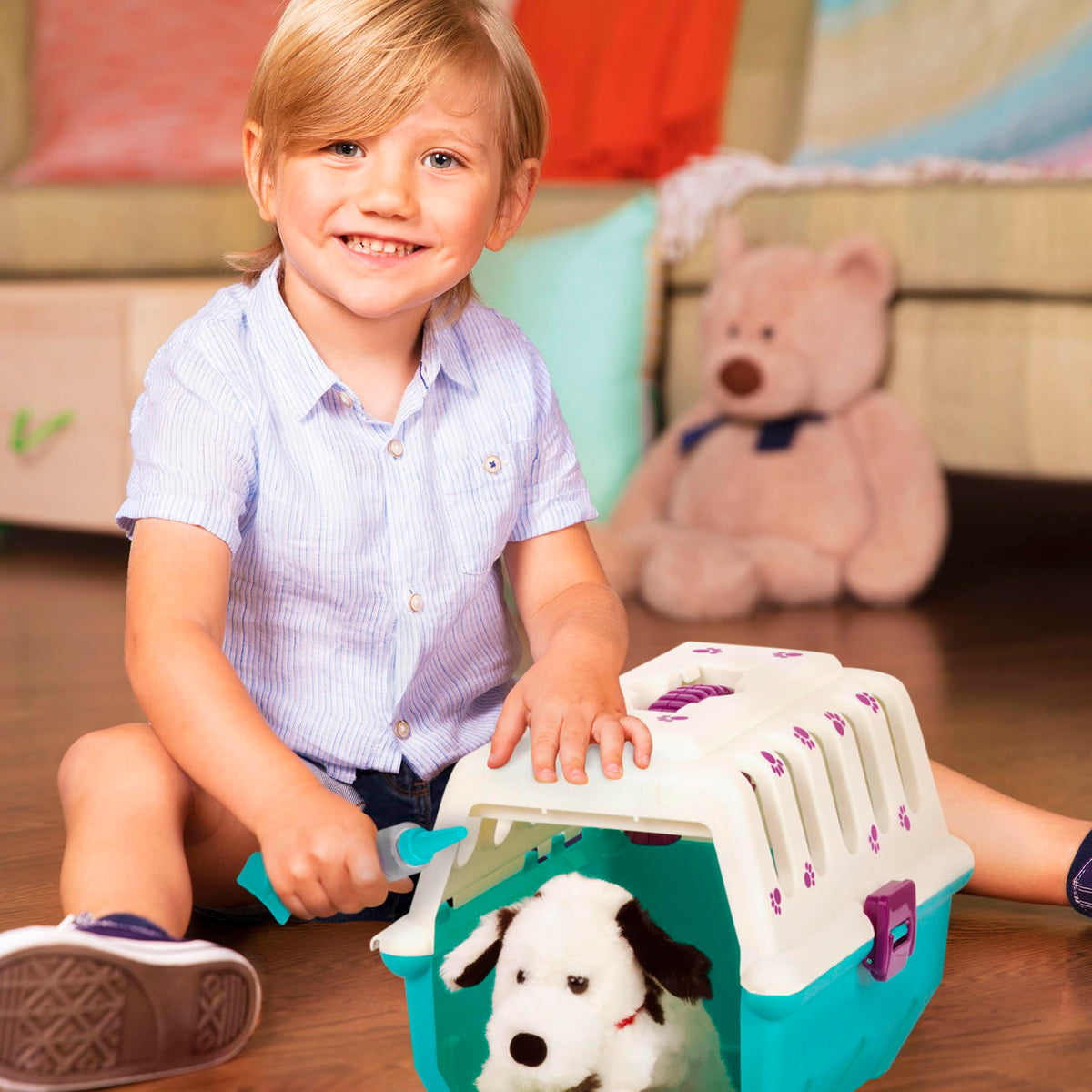 Battat puppy carrier enables easy transport for on-the-go vet play