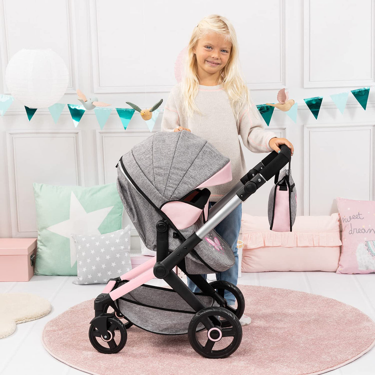 Bayer Pram XEO includes a shoulder bag and basket