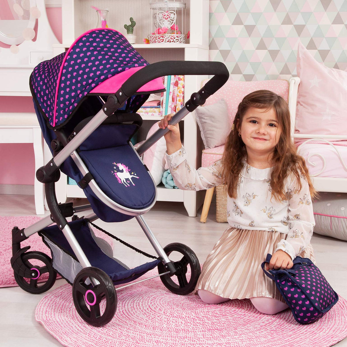 Bayer Vario includes a storage bag and under-frame basket for tidy on-the-go organizing