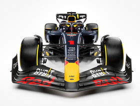 BBurago Red Bull RB20 1/43 top-view for collectors' display planning.