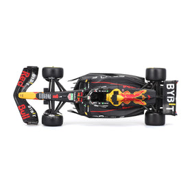 BBURAGO Verstappen figure included, ideal as a desk display companion
