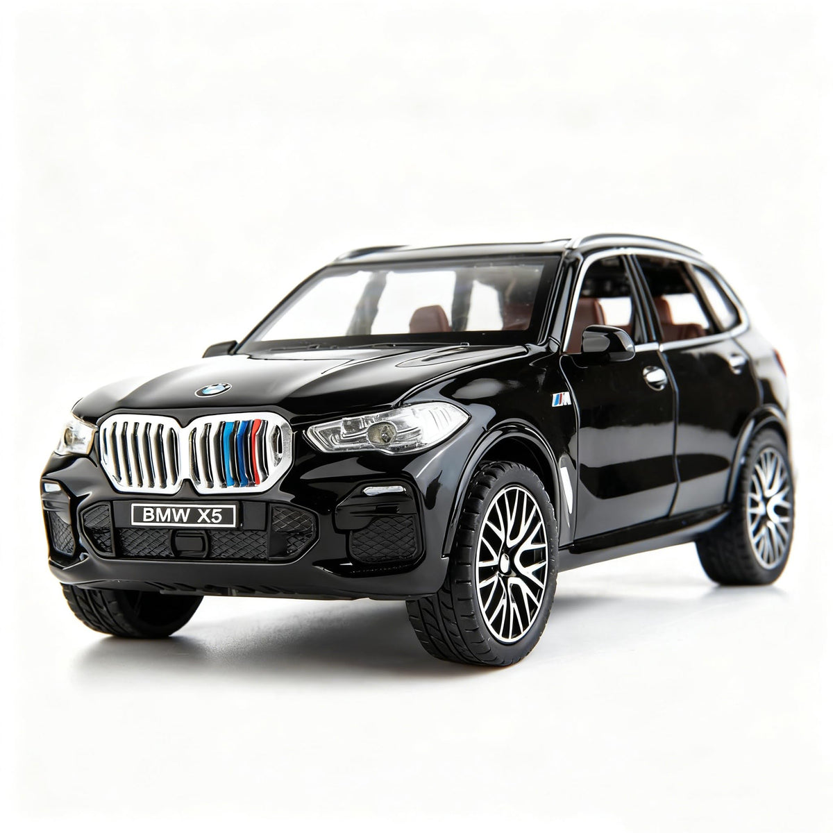 BDTCTK X5 SUV 1:32 diecast with pull-back action for interactive play.