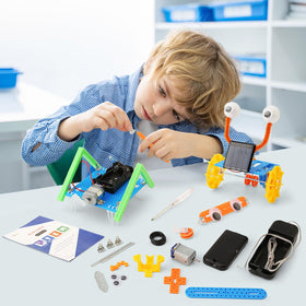 BeAndge kids in STEM activities inspired by hands-on experiments.