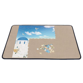 Becko US jigsaw-board puzzle table provides a stable workspace for up to 1000 pieces.