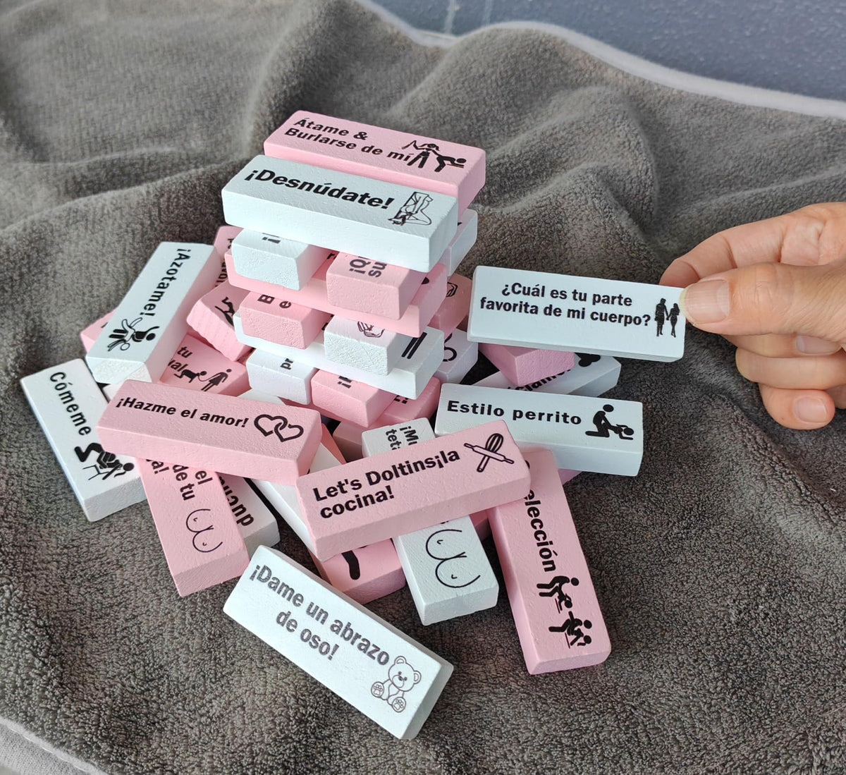 Beecotox Blocks Game date night with colorful blocks for romantic bonding.