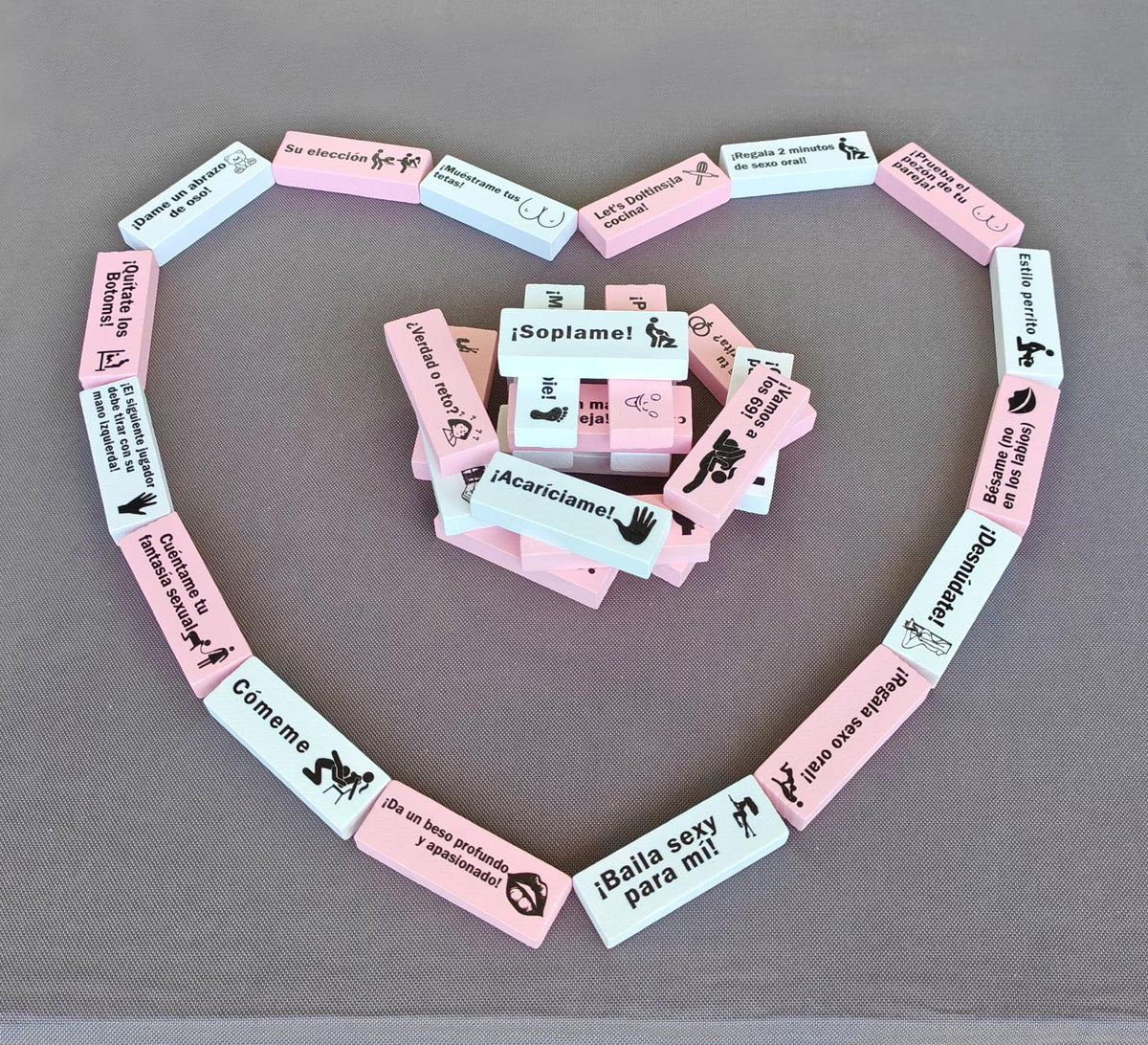 Beecotox Blocks Game romantic-scene: vivid blocks spark lighthearted flirting.