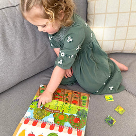 BenBen Busy Book USA map page supports geography ideas and scavenger play.