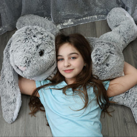 BENINY bunny plush pillow usage for naps and travel comfort.