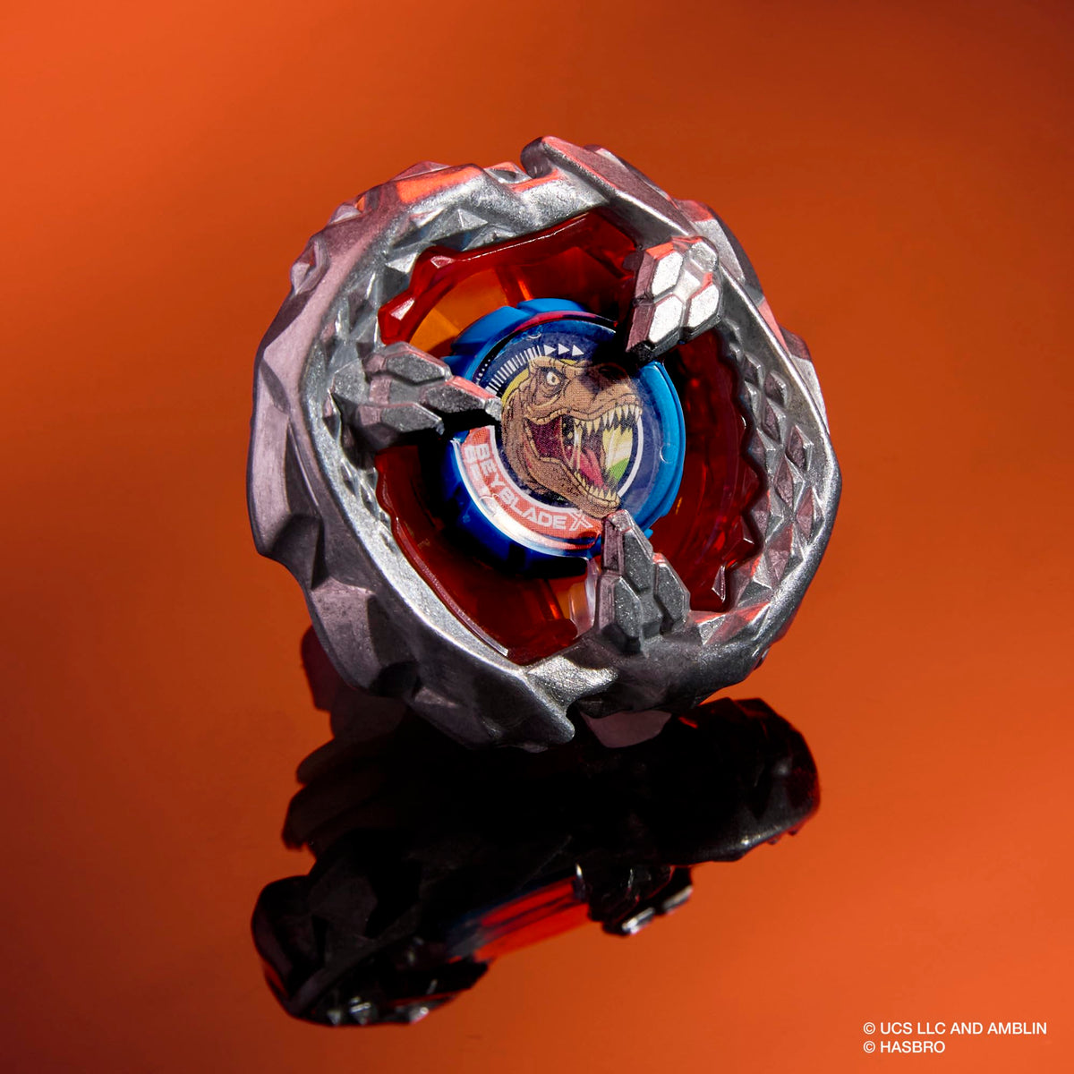 Beyblade X Mosasaurus right-spin top balancing power for dynamic clashes.