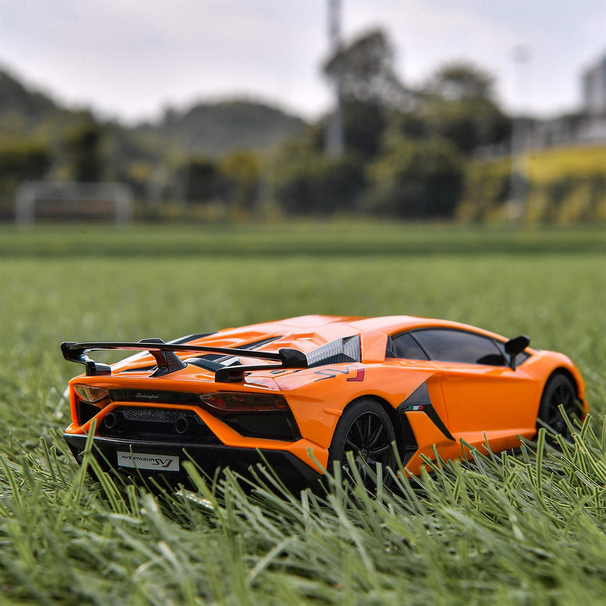 BEZGAR Lambo Aventador SVJ RC car night mode, great for gift-ready playtime