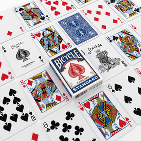 Bicycle Classic Index faces provide quick readability for players of all levels.