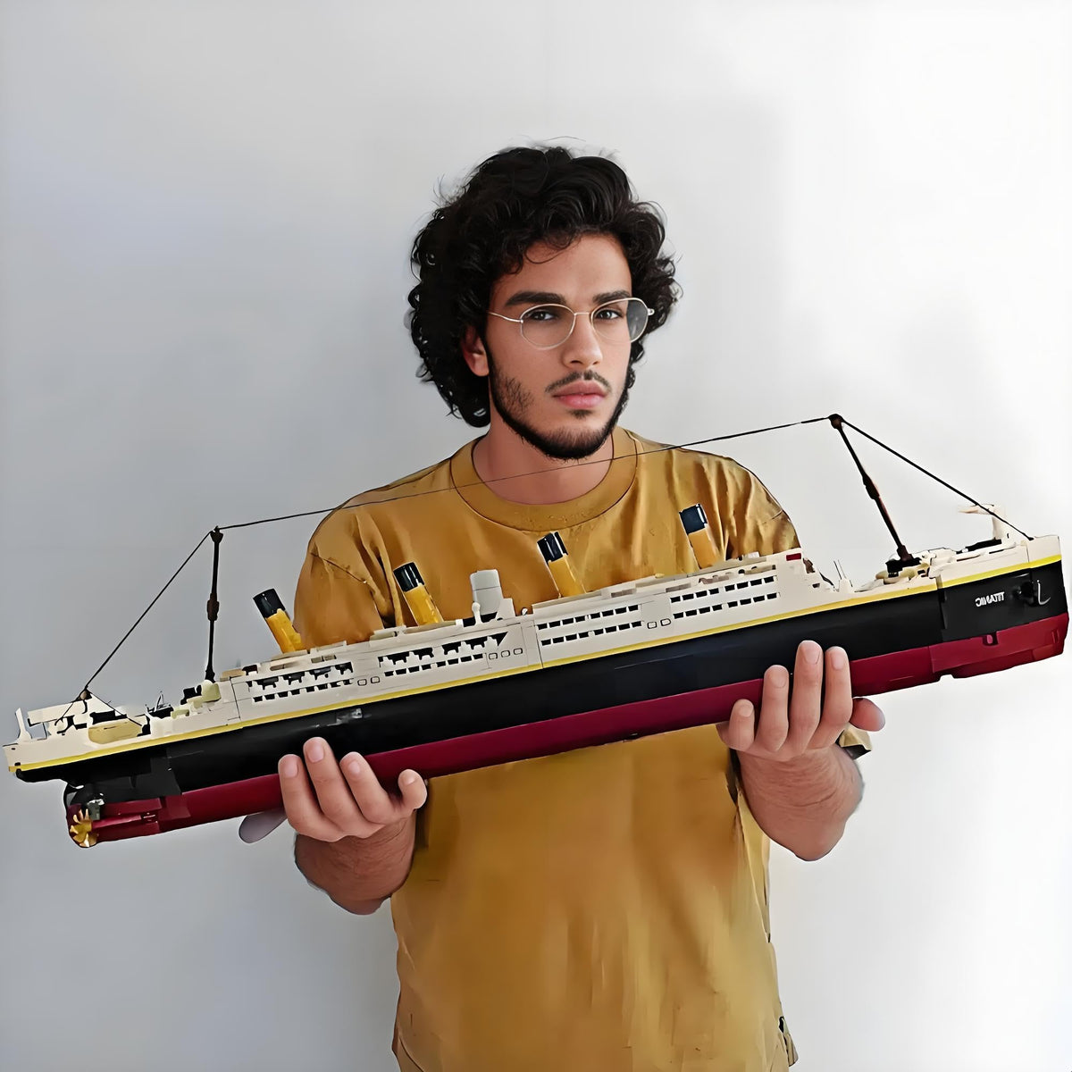 BIDIUTOY Titanic kit detailed deck invites careful assembly and visual accuracy.