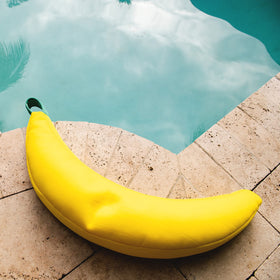 Big Joe built-in handle simplifies transport between pool sessions.