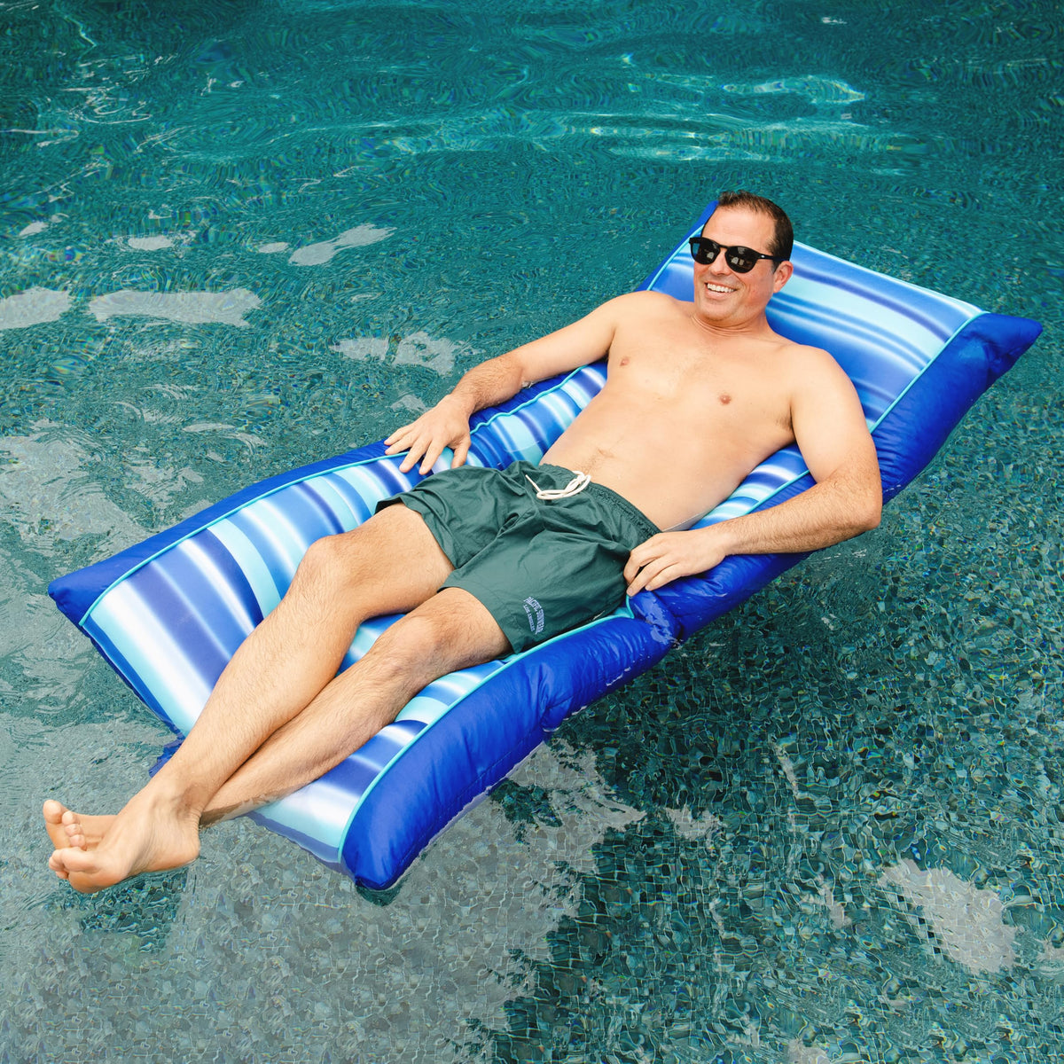 Big Joe Kona quick-dry mesh fabric keeps you comfy longer.