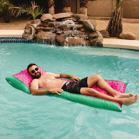 Big Joe Kona quick-drying mesh fabric shown in pool setting for fast cleanup.