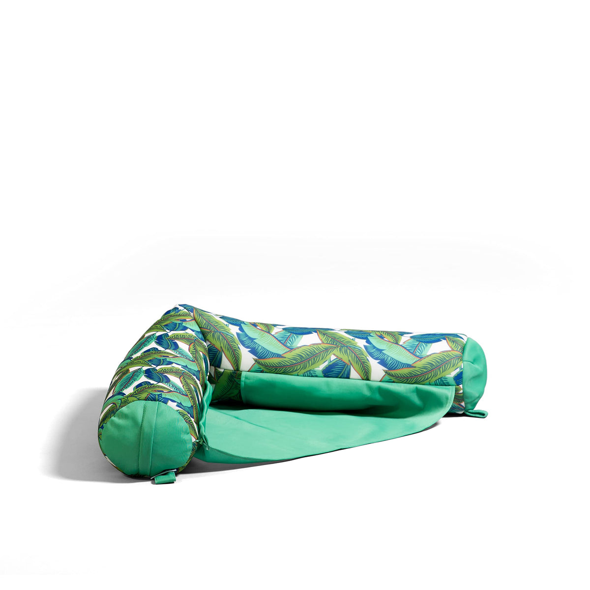 Big Joe Noodle Sling pool seat with built-in armrests for added support