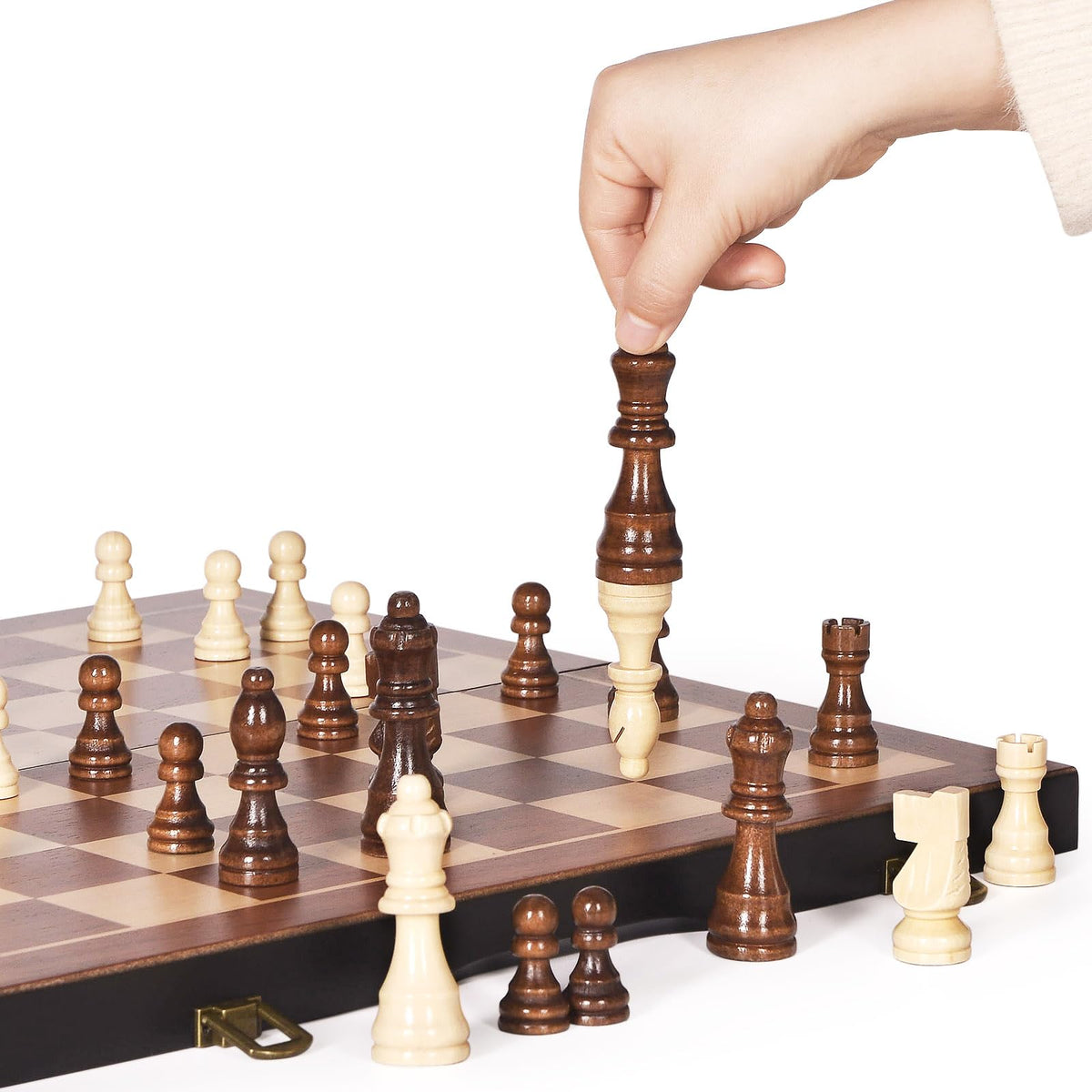 BIVOMON chess board features rounded corners for safe play