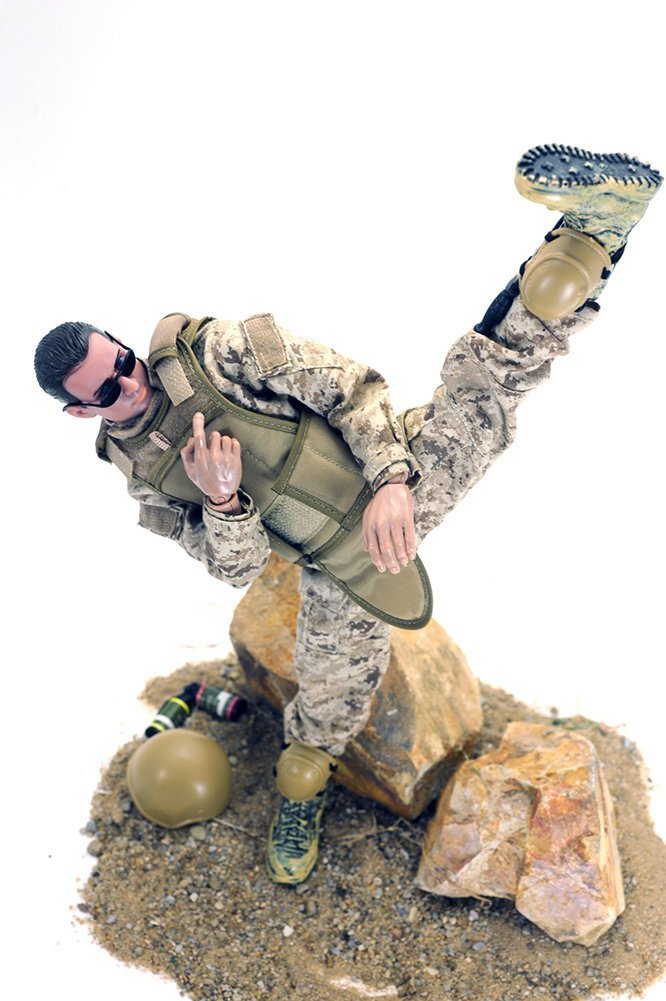 BJPEY FN Scar and MP5 set for authentic display setups
