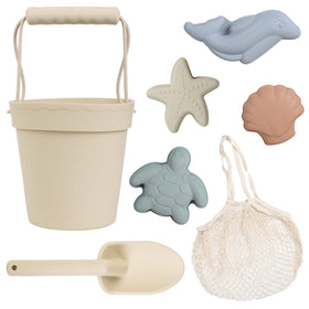 BLUE GINKGO silicone beach bucket for easy sandcastle play.