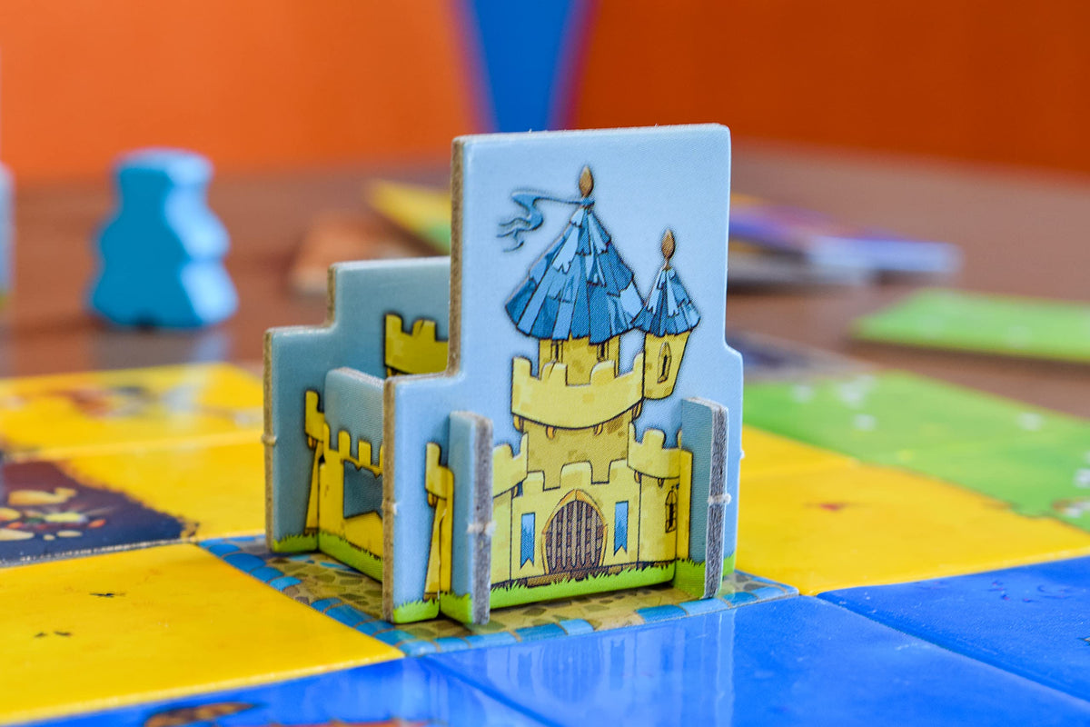 Blue Orange Kingdomino 5x5 grid preview suggests strategic planning.