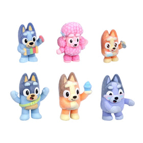 Bluey Fuzzies Deluxe Figure Pack unboxing with mystery figures and trading card.