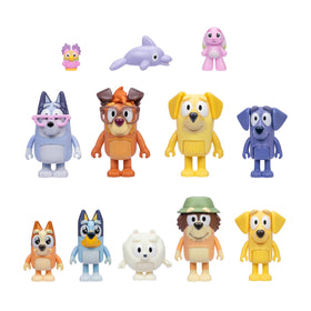 Bluey Super Fan figurines showcasing Bluey and Bingo for imaginative play.