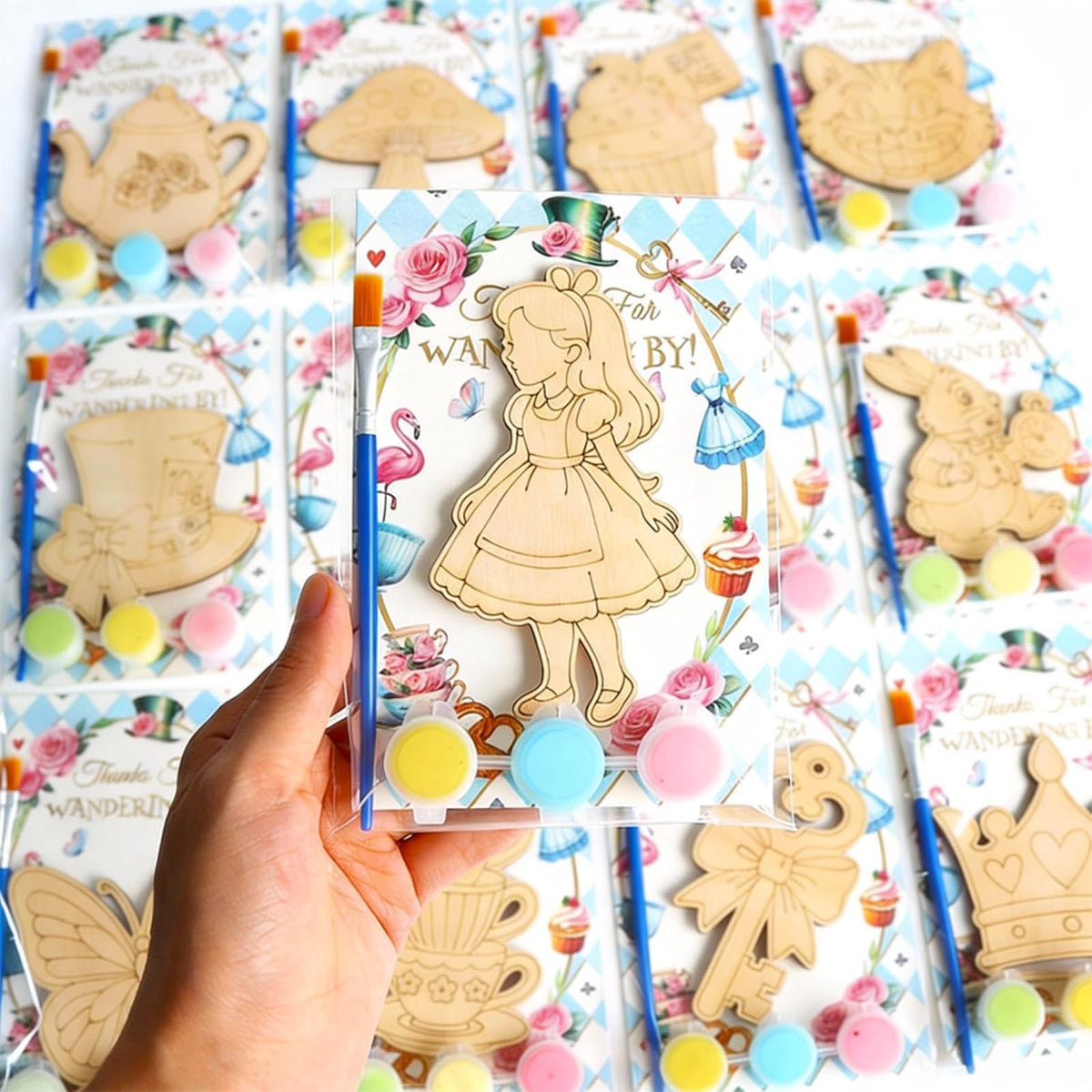 BOIKOKY Alice magnet paint kit for kids, ready to decorate and gift.